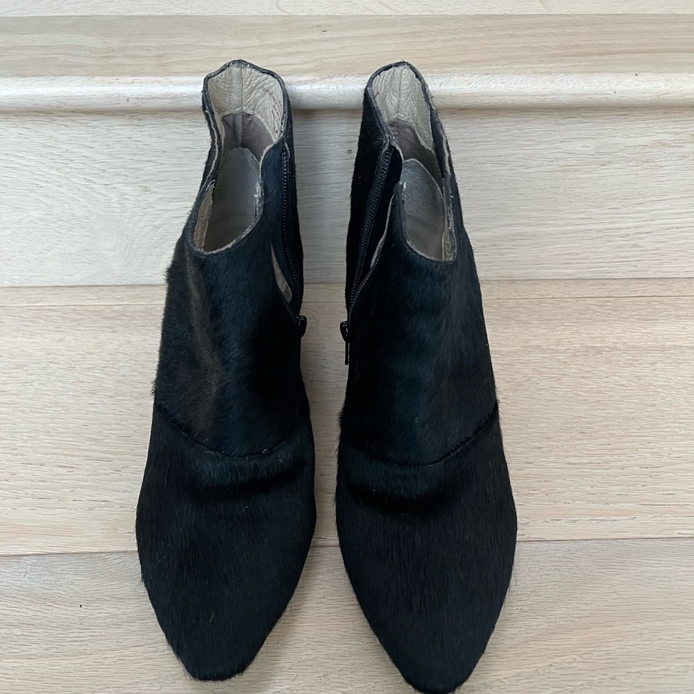 Matisse Black Women's Cow Hide/Hair Ankle Boots